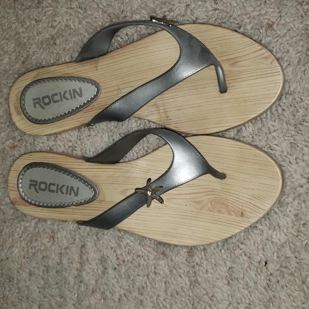 Rockin sand dollar sandals, size 10